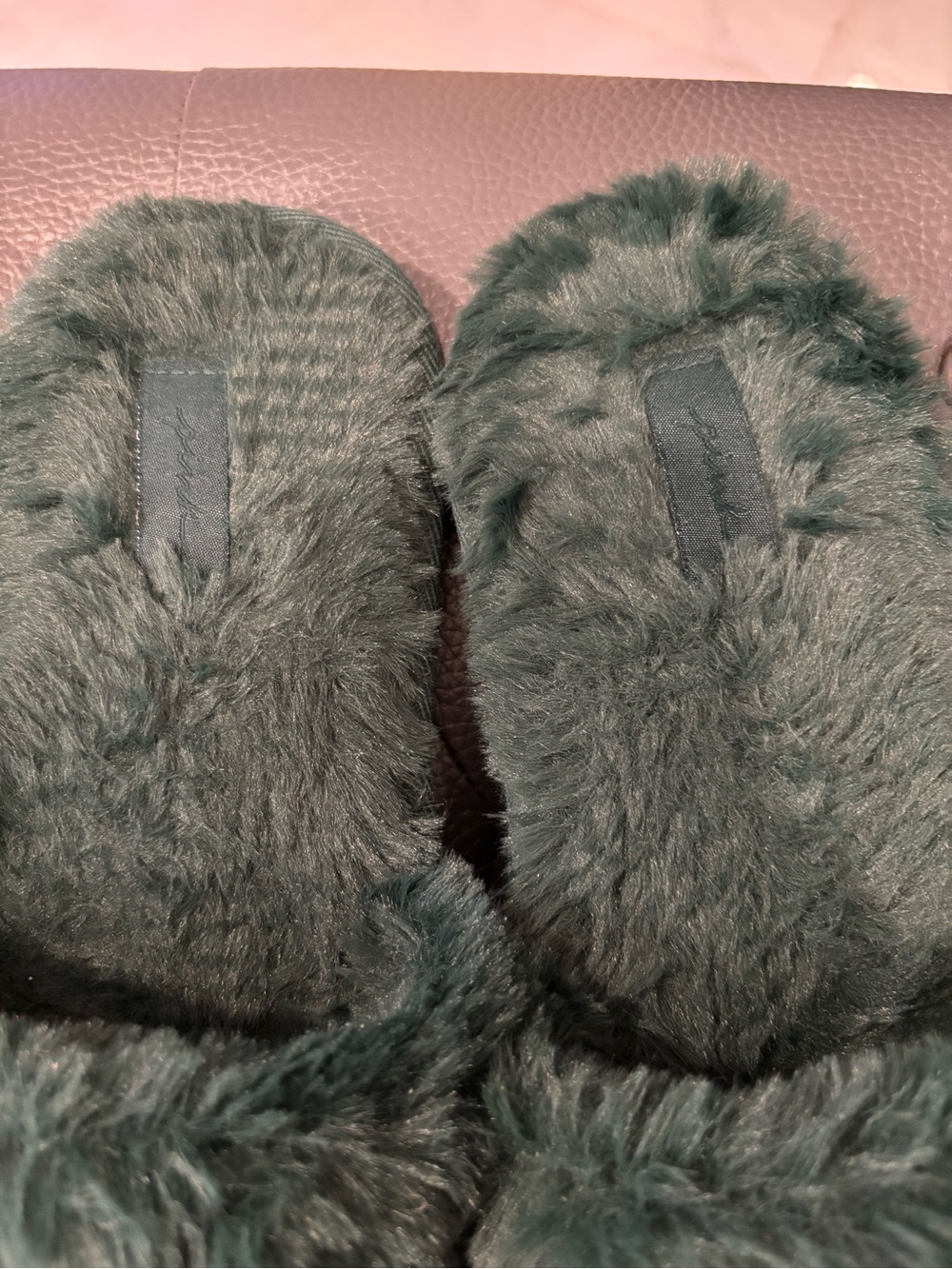 Victoria’s Secret Pink Plush Faux Fur Slide Slippers - Dark Green - Picture 2 of 6